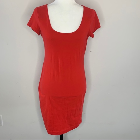 Red dress - Picture 2 of 4